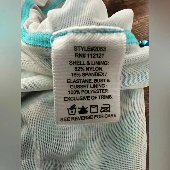 Love Your Assets by Sara Blakely, Spanx | 1 piece Fiesta Tile Swimsuit. Size: M - Picture 12 of 16